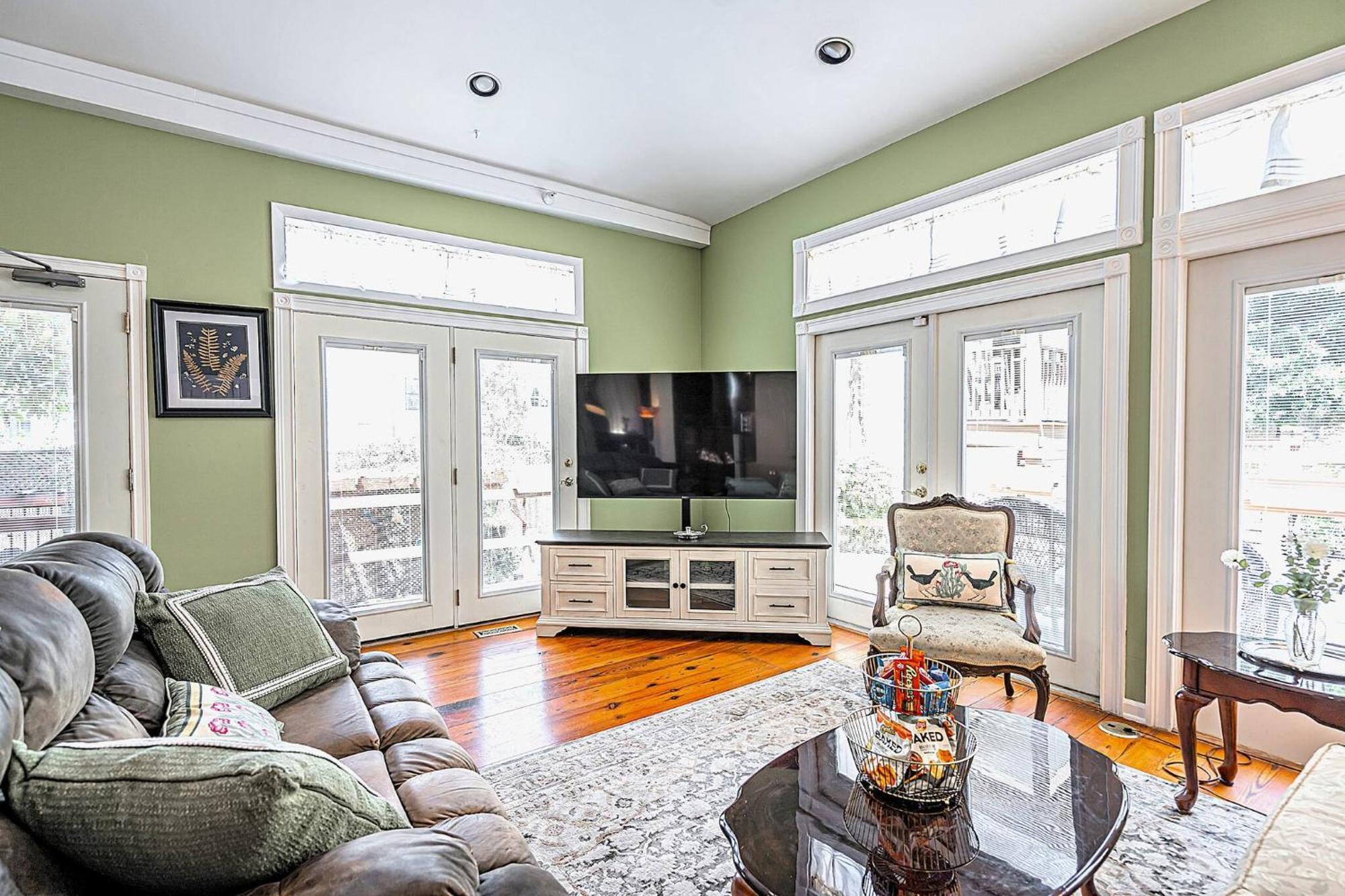 Master King Victorian With Private Bathroom In A Historic House * Savannah